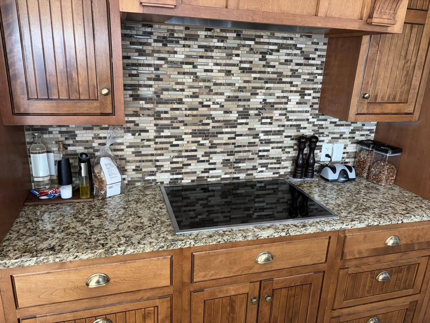 Kitchen countertop area before replacement.